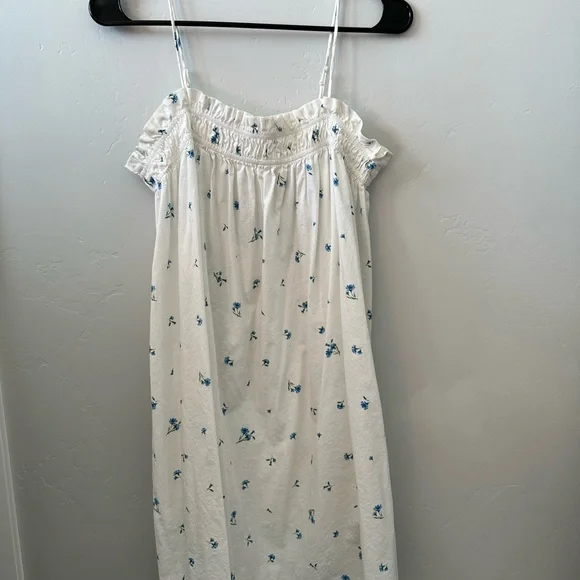 #34 H&M Floral White and Blue Women's Summer Dress - Picture 1 of 2